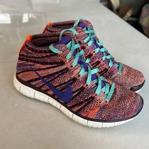 ⚜️ Nike Flyknit chukka size 6